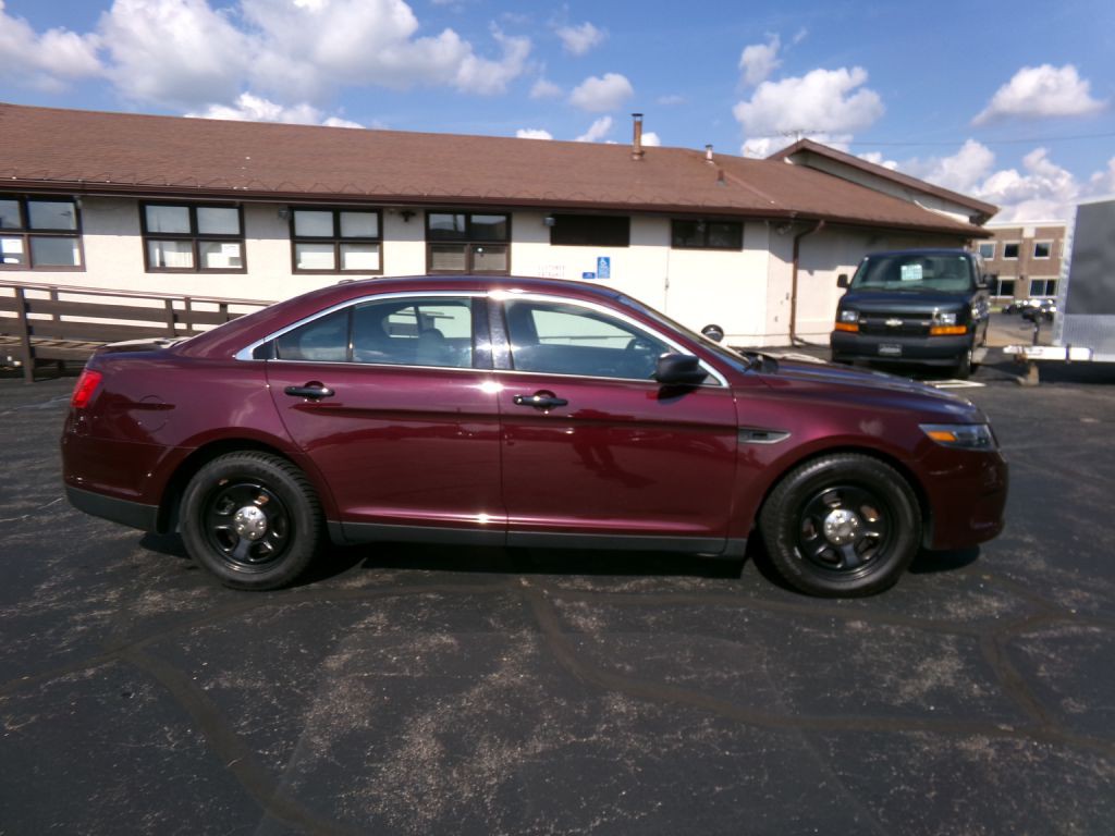 2019 Ford Taurus Image 2