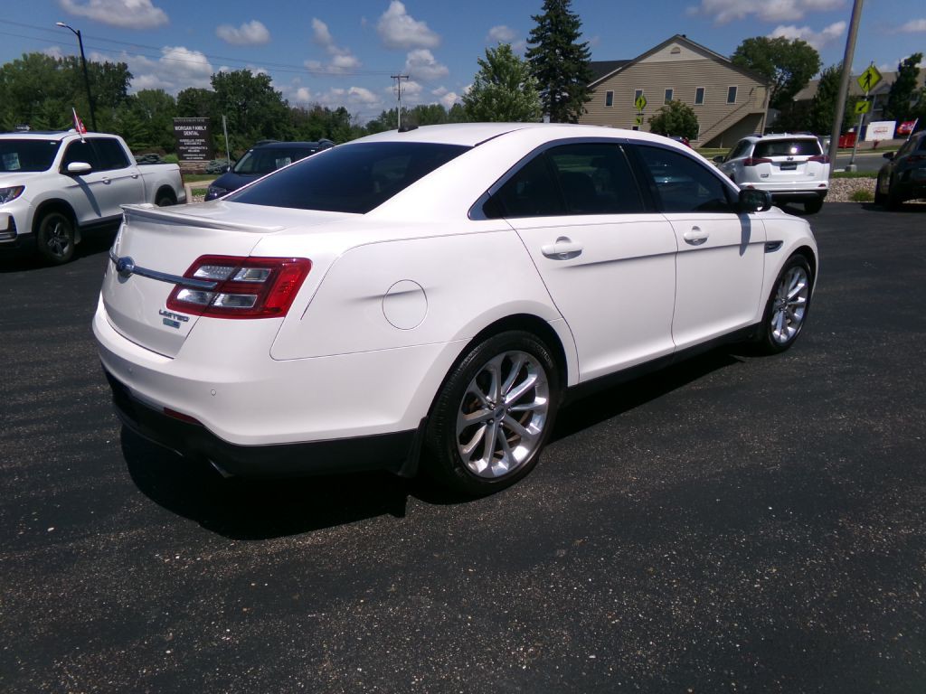2018 Ford Taurus Image 3