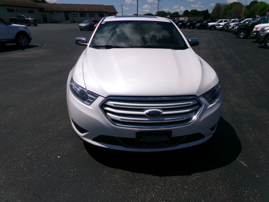 2018 Ford Taurus Image 4