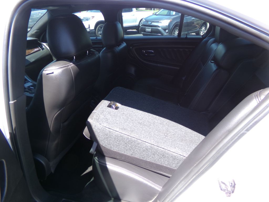 2018 Ford Taurus Image 47
