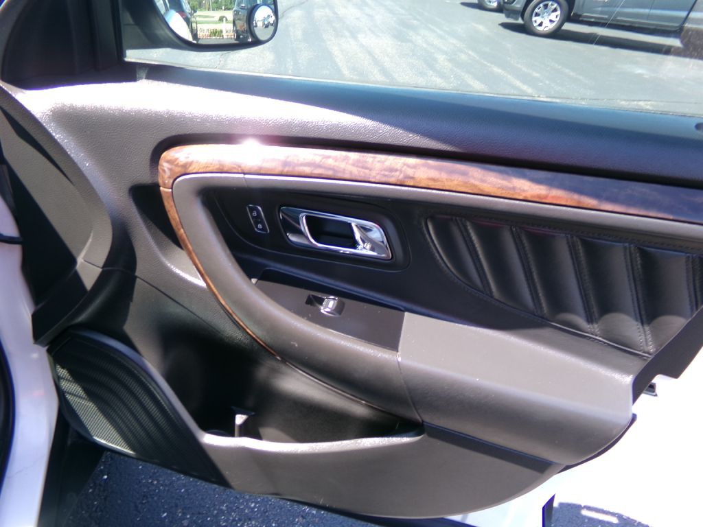 2018 Ford Taurus Image 50