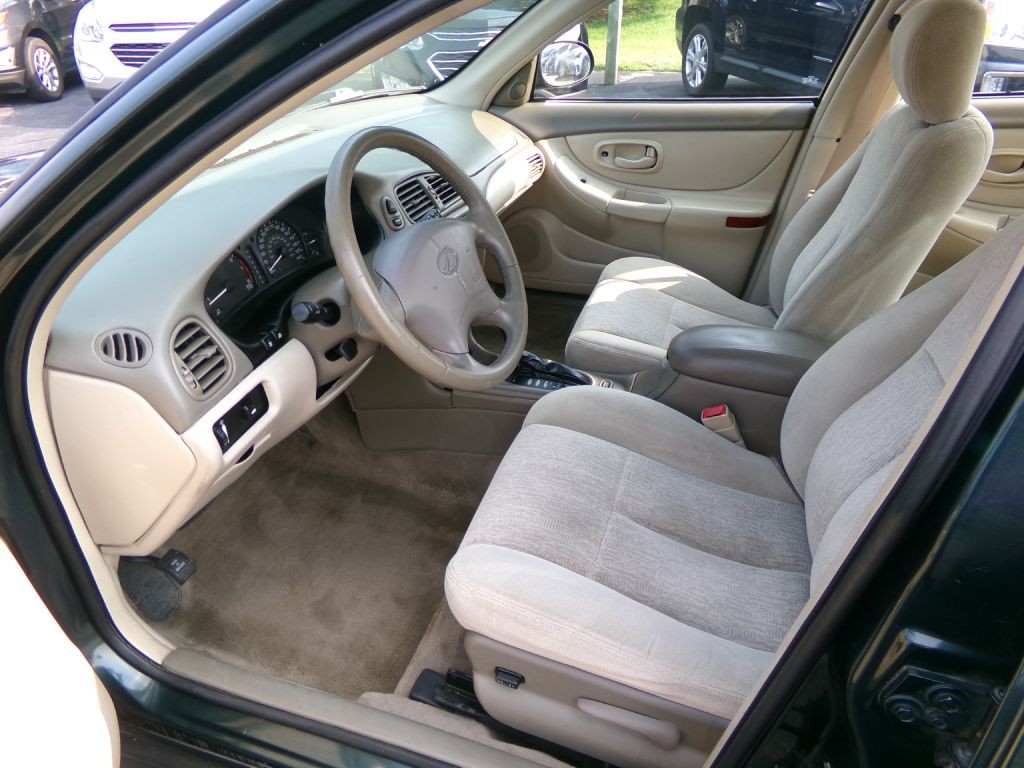 2001 Oldsmobile Intrigue Image 10