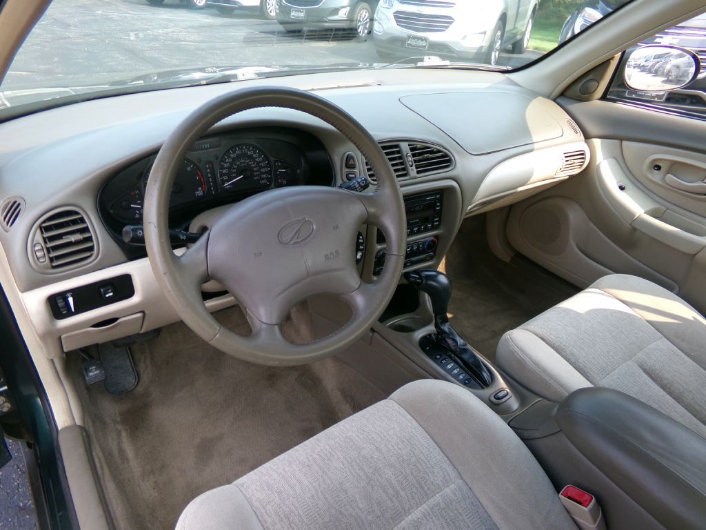 2001 Oldsmobile Intrigue Image 12