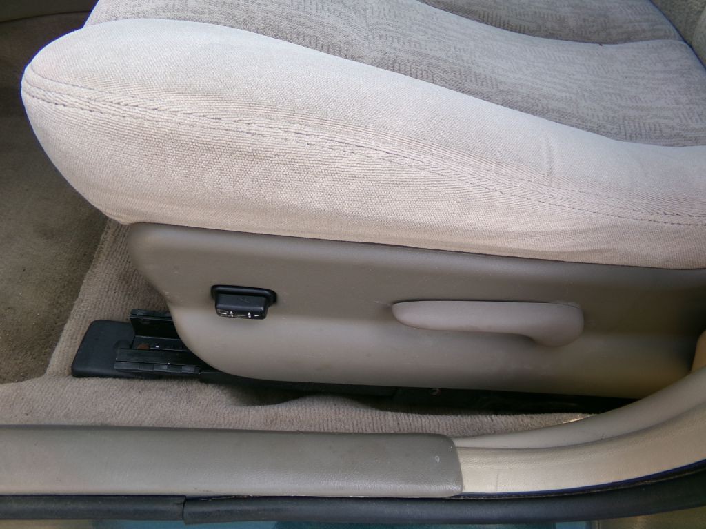 2001 Oldsmobile Intrigue Image 13