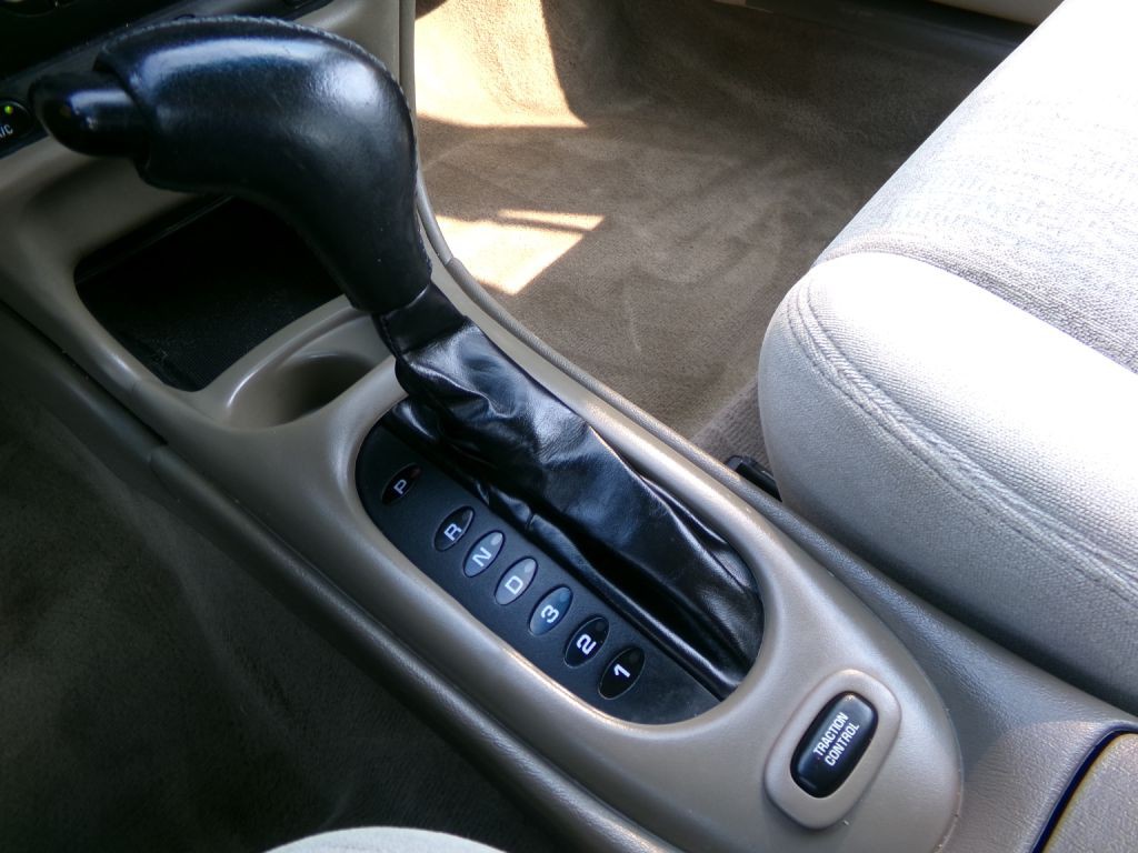 2001 Oldsmobile Intrigue Image 19
