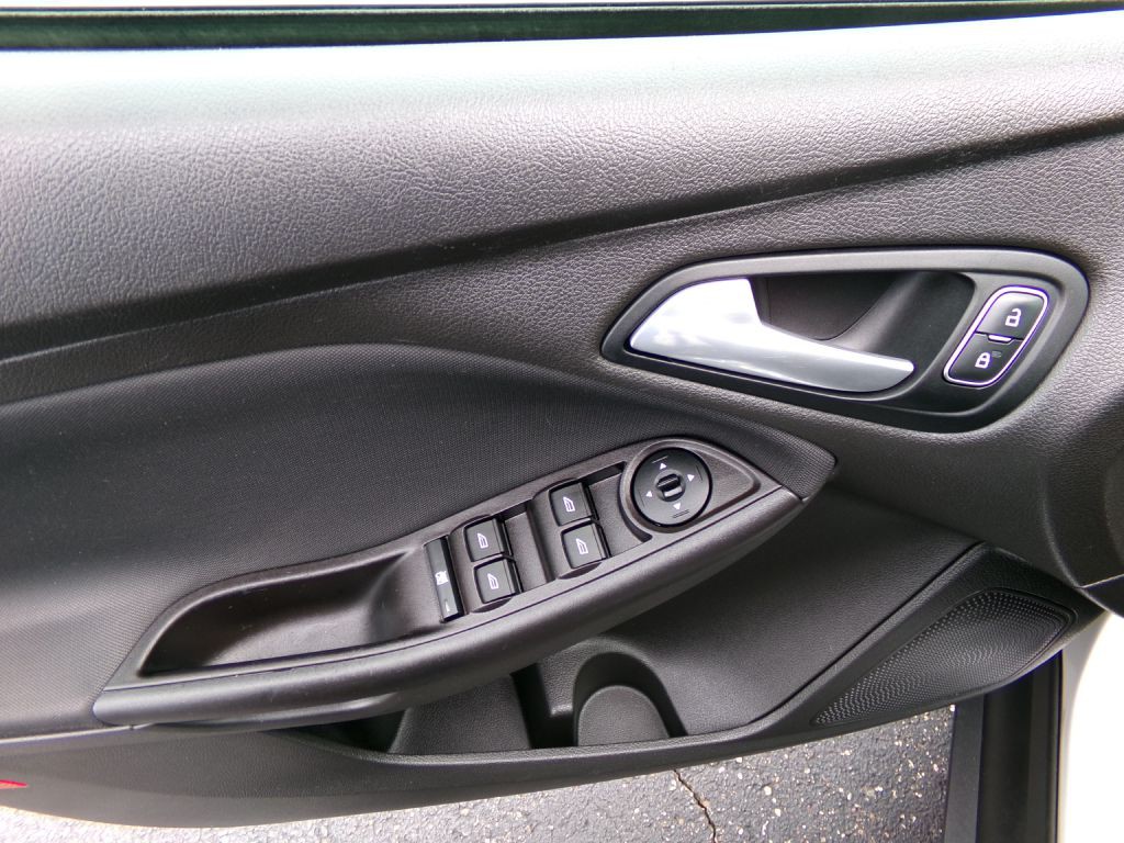 2018 Ford Focus Image 10