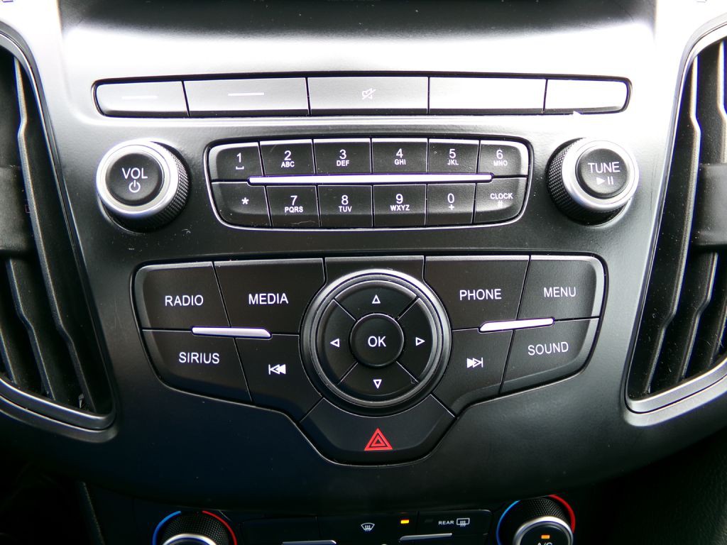 2018 Ford Focus Image 16