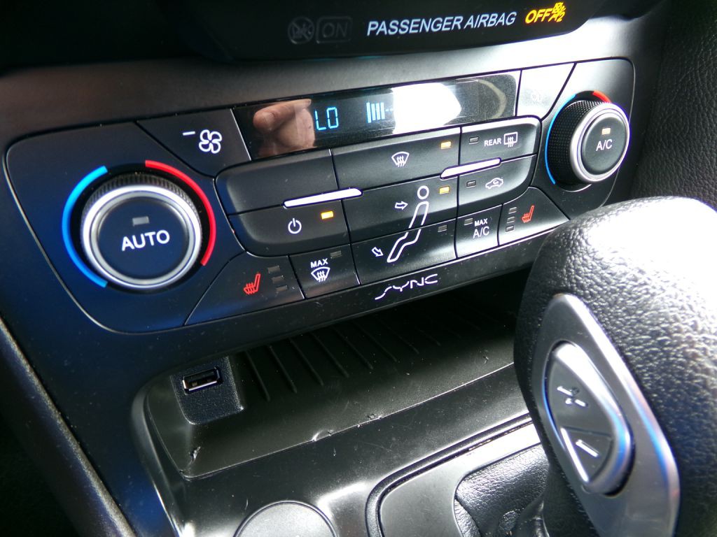 2018 Ford Focus Image 17