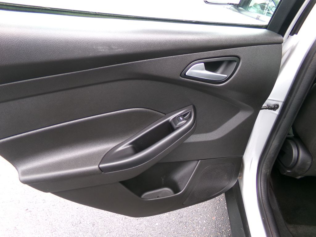 2018 Ford Focus Image 22