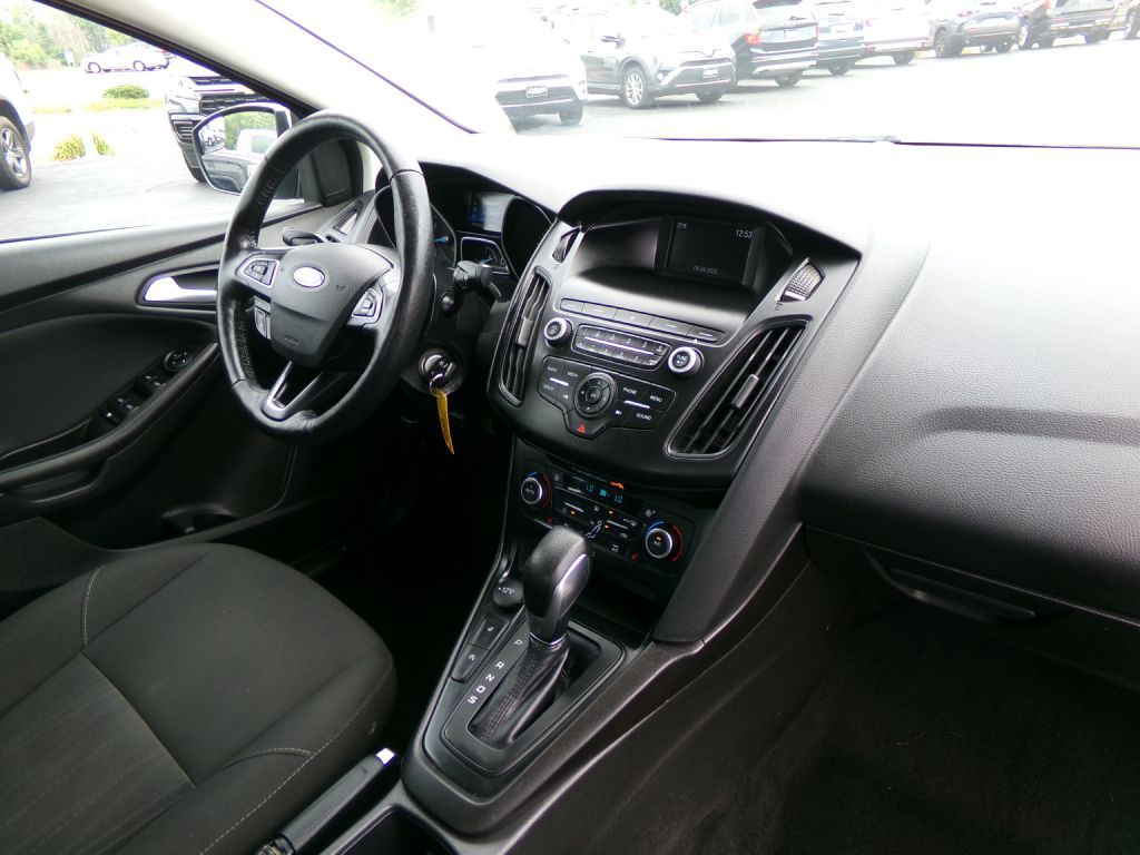 2018 Ford Focus Image 24