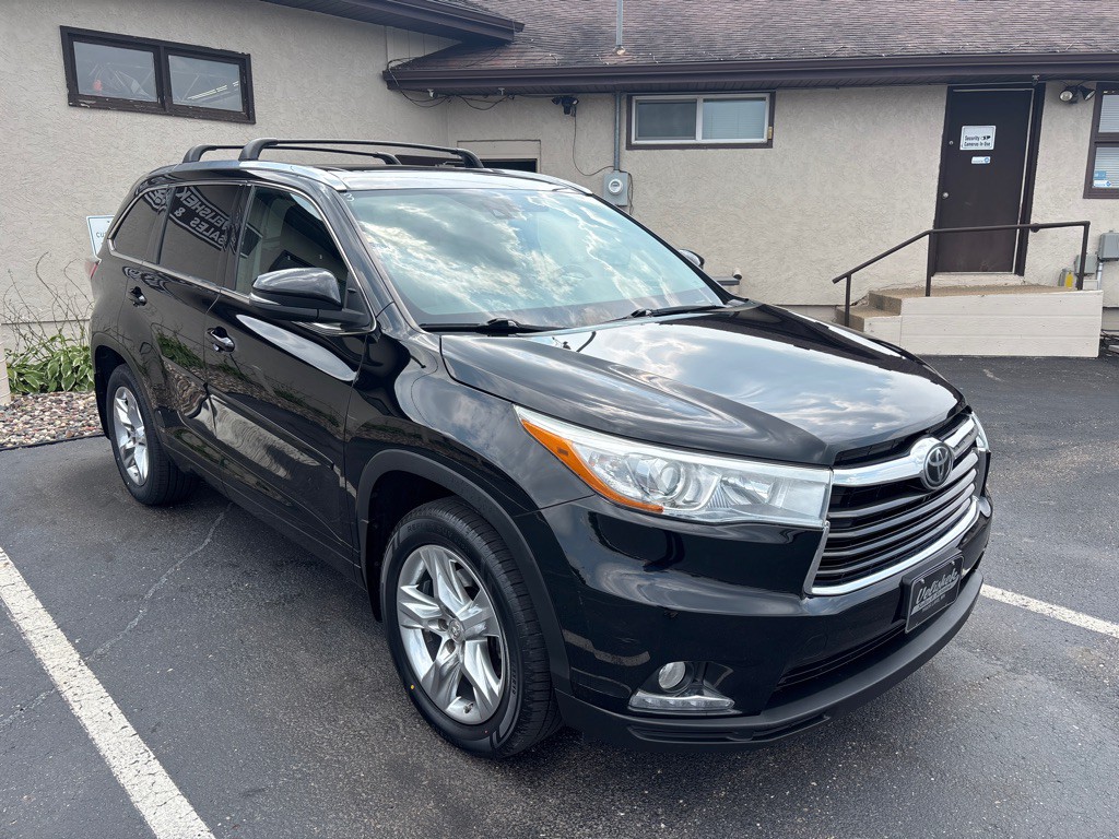 2015 Toyota Highlander Image 1