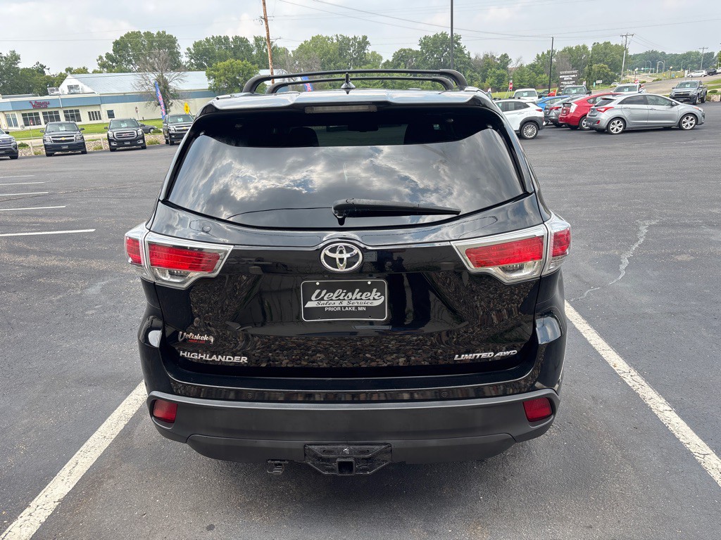 2015 Toyota Highlander Image 4