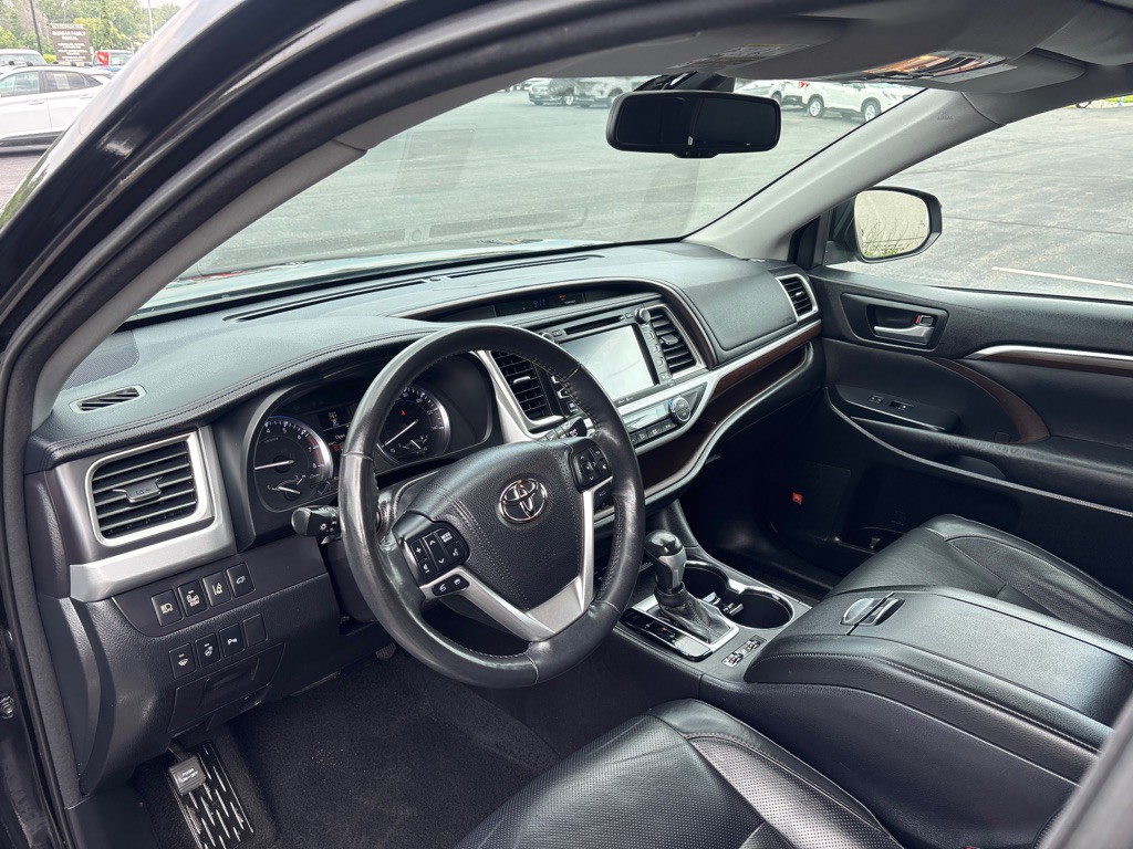 2015 Toyota Highlander Image 14