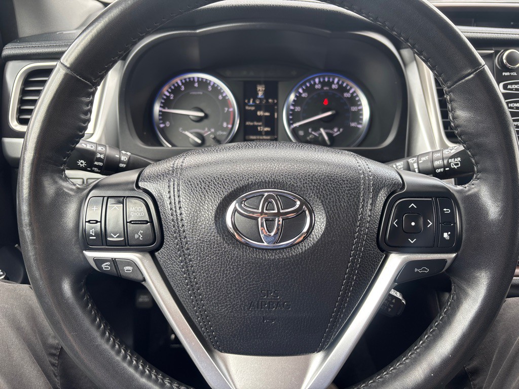 2015 Toyota Highlander Image 16