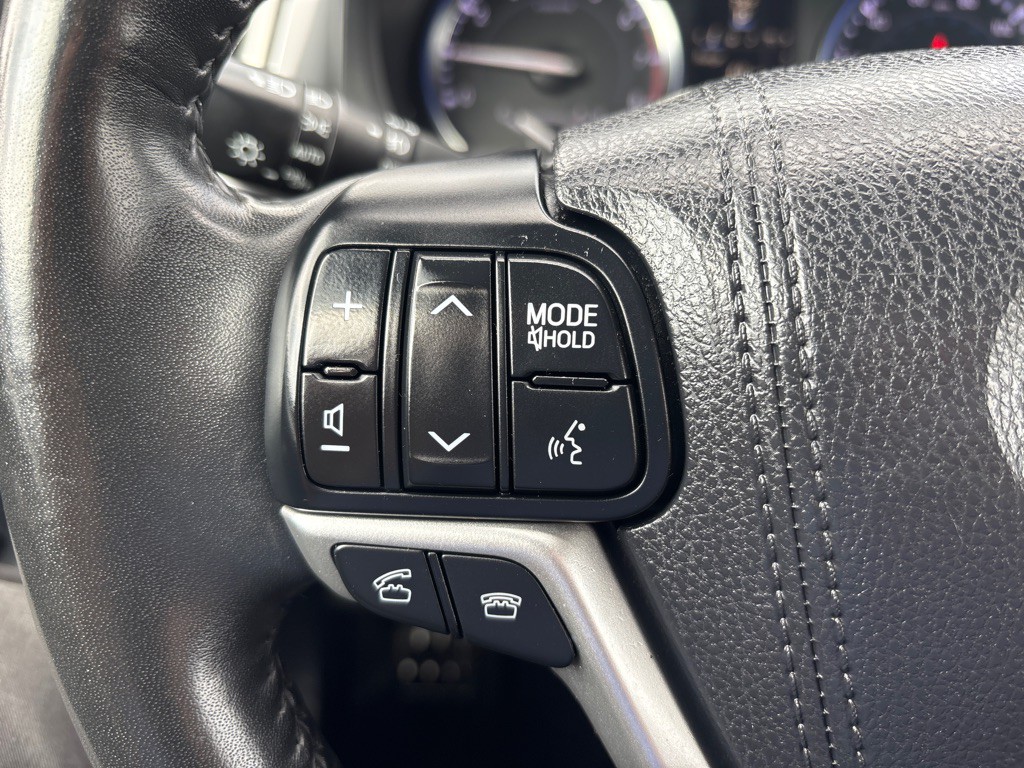 2015 Toyota Highlander Image 17