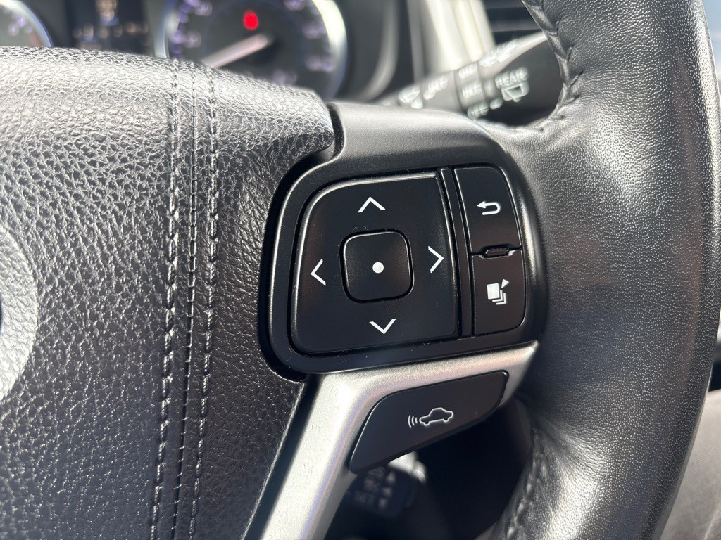 2015 Toyota Highlander Image 18