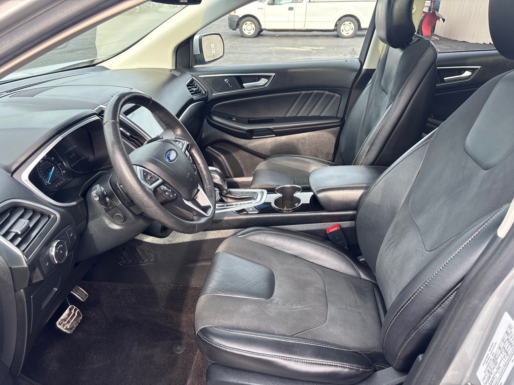 2016 Ford Edge Image 13
