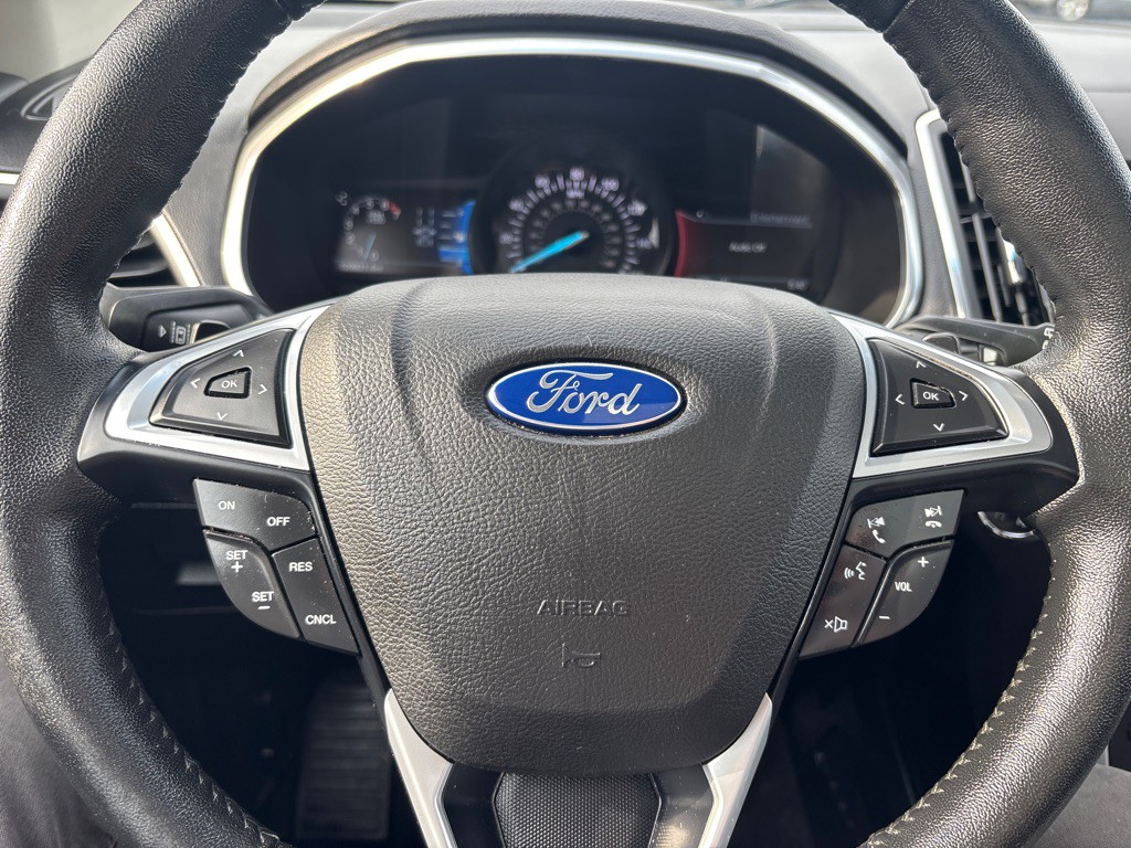 2016 Ford Edge Image 17