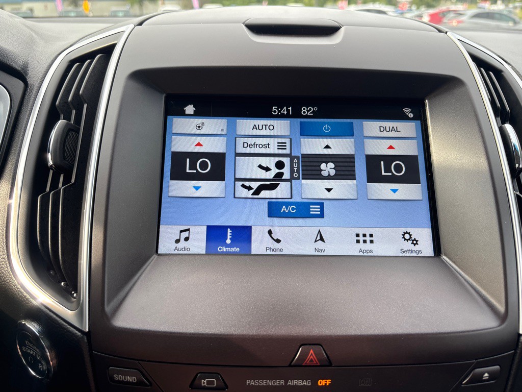 2016 Ford Edge Image 24