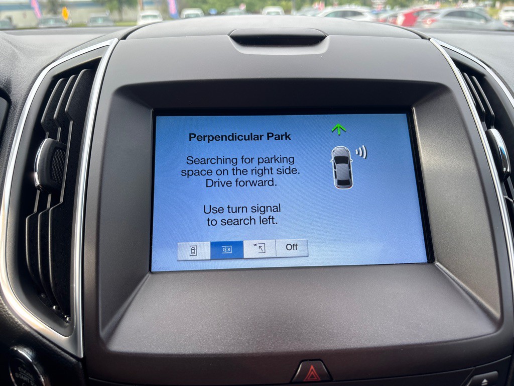 2016 Ford Edge Image 30