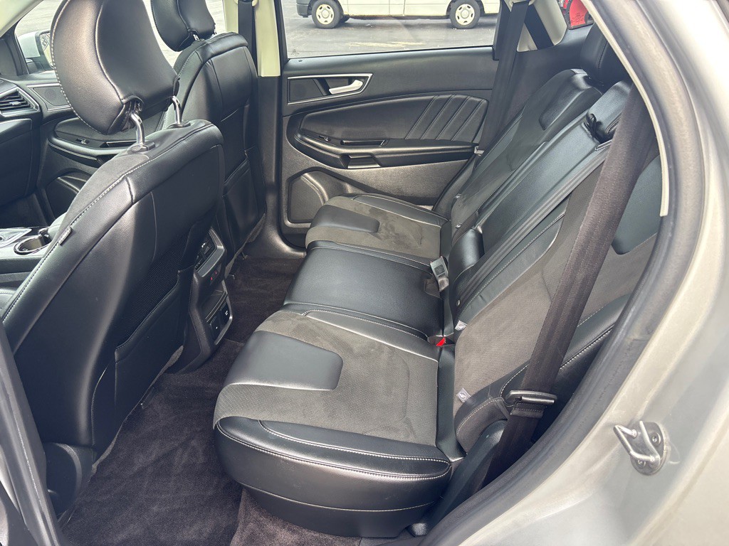 2016 Ford Edge Image 39