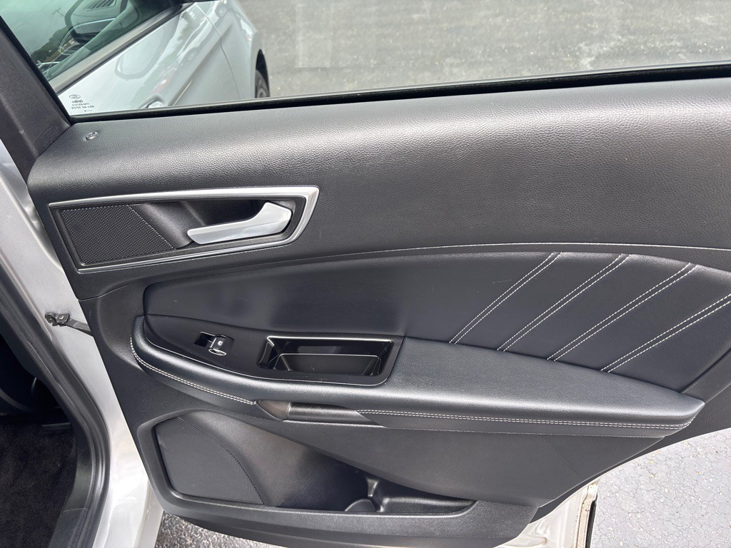 2016 Ford Edge Image 44