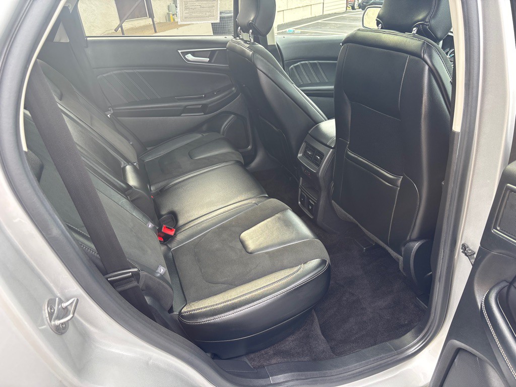 2016 Ford Edge Image 45