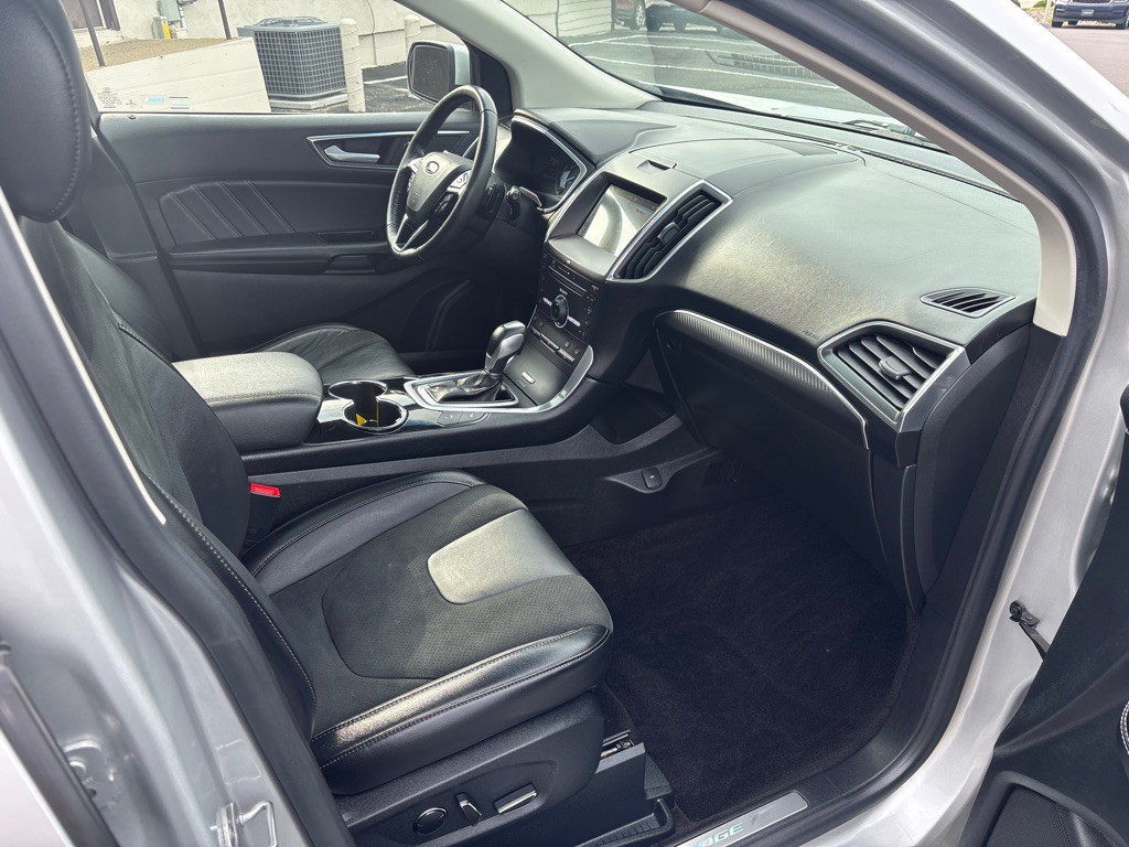 2016 Ford Edge Image 47