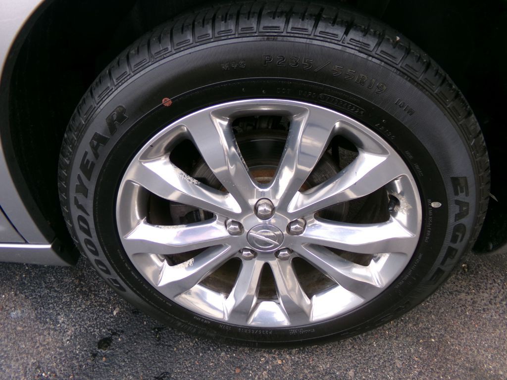 2018 Chrysler 300 Image 9