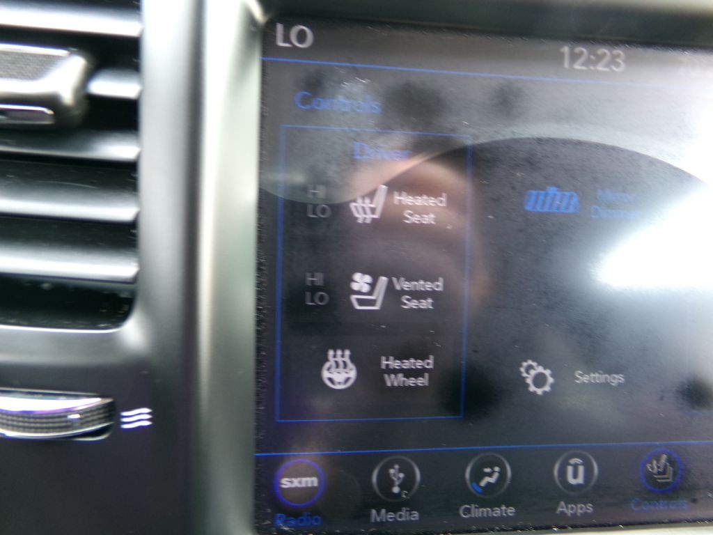2018 Chrysler 300 Image 21
