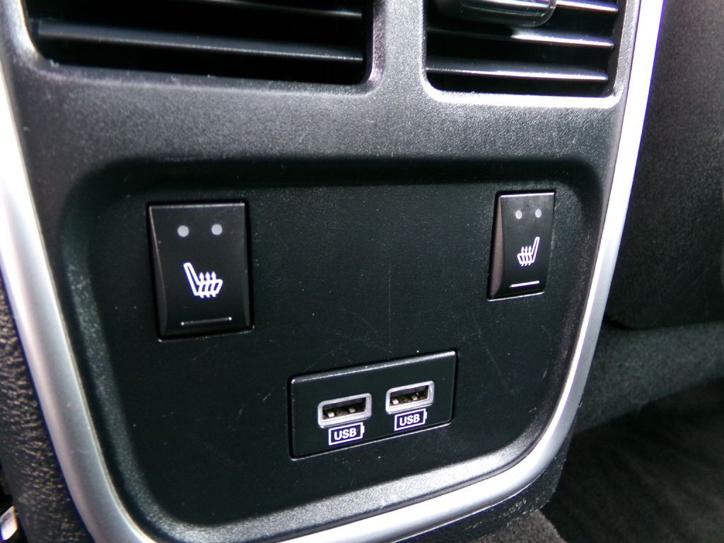2018 Chrysler 300 Image 31