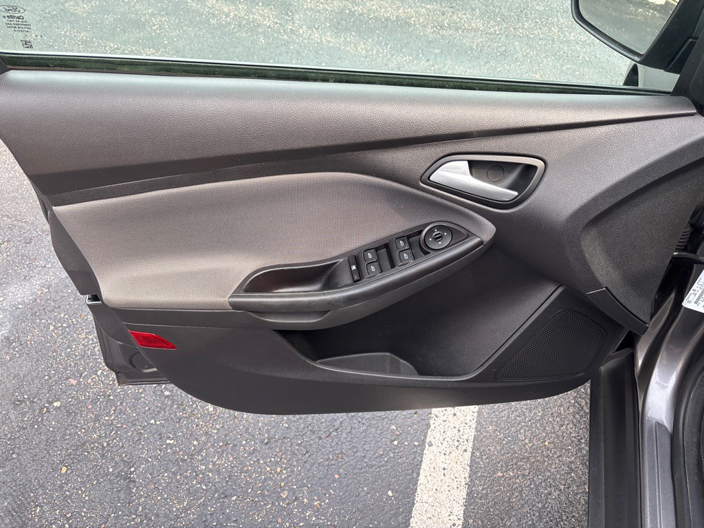 2014 Ford Focus Image 9