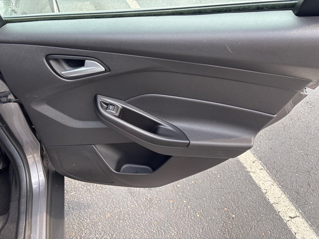 2014 Ford Focus Image 25