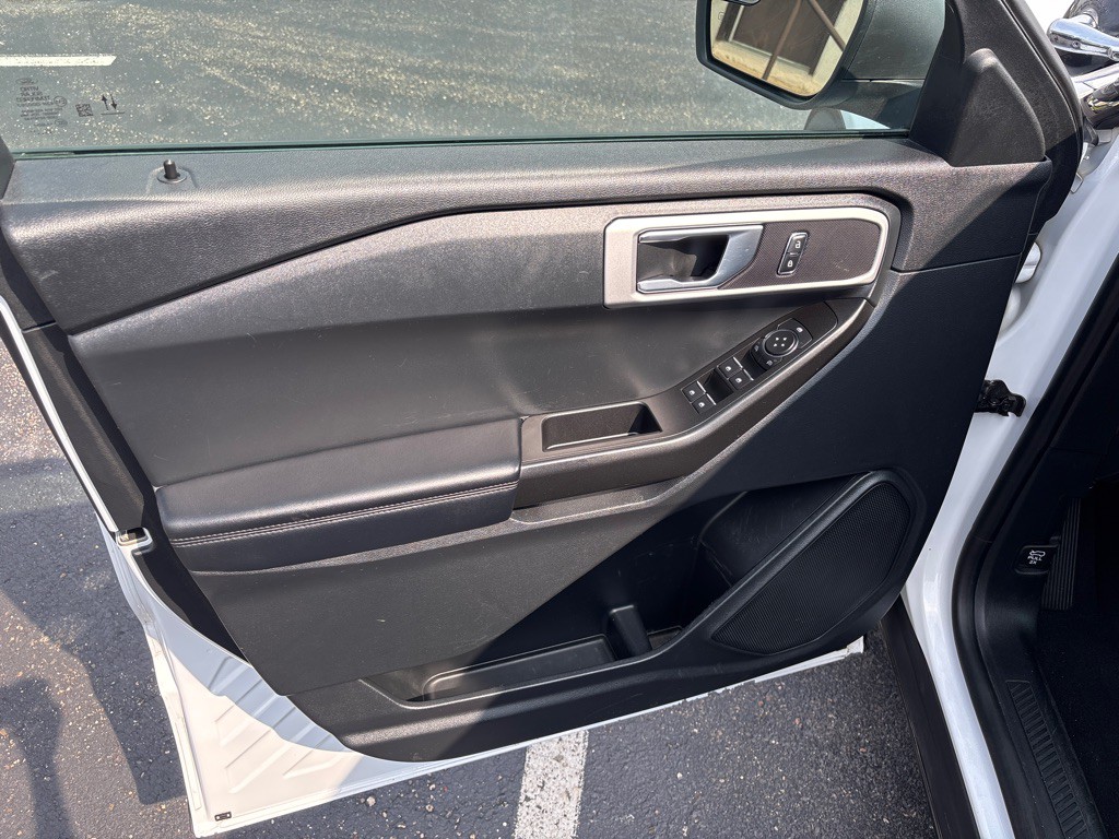 2021 Ford Explorer Image 9