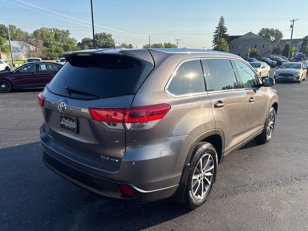 2019 Toyota Highlander Image 3