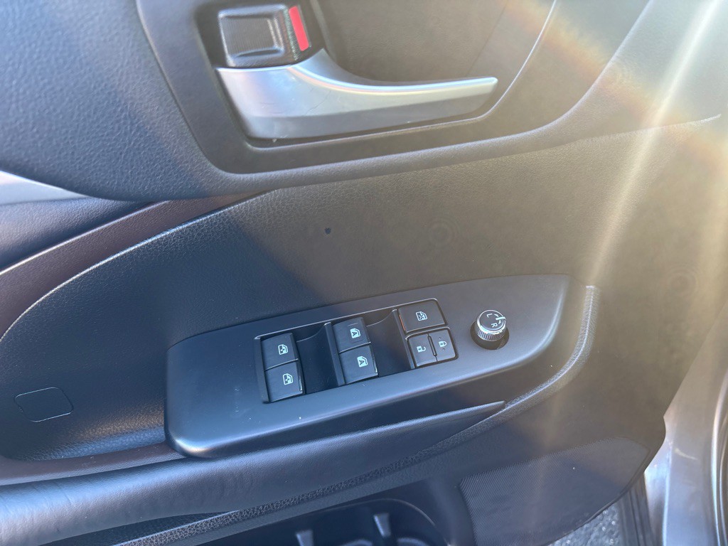 2019 Toyota Highlander Image 10