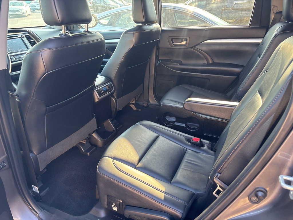 2019 Toyota Highlander Image 32