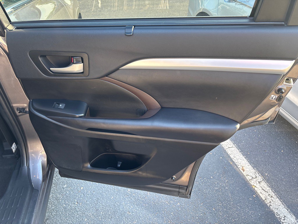 2019 Toyota Highlander Image 37