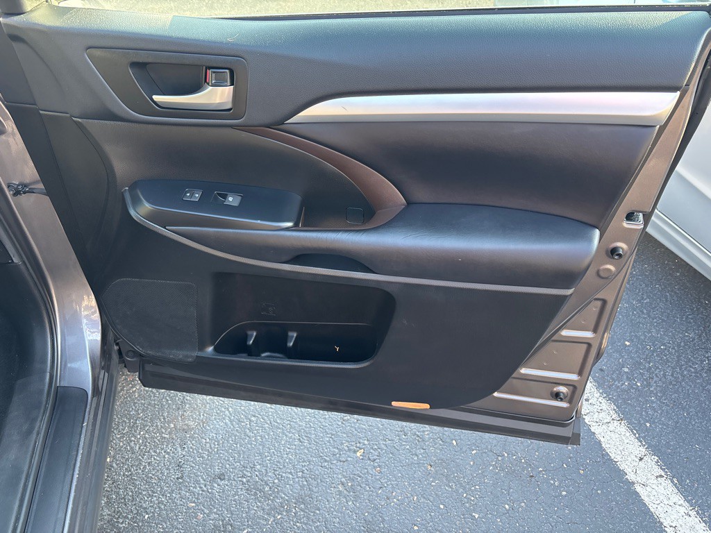 2019 Toyota Highlander Image 39