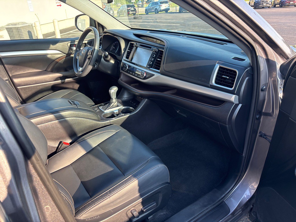 2019 Toyota Highlander Image 40