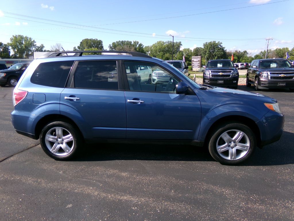 2010 Subaru Forester Image 2