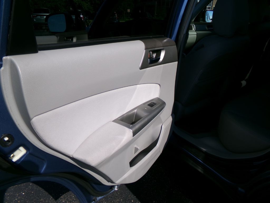 2010 Subaru Forester Image 29