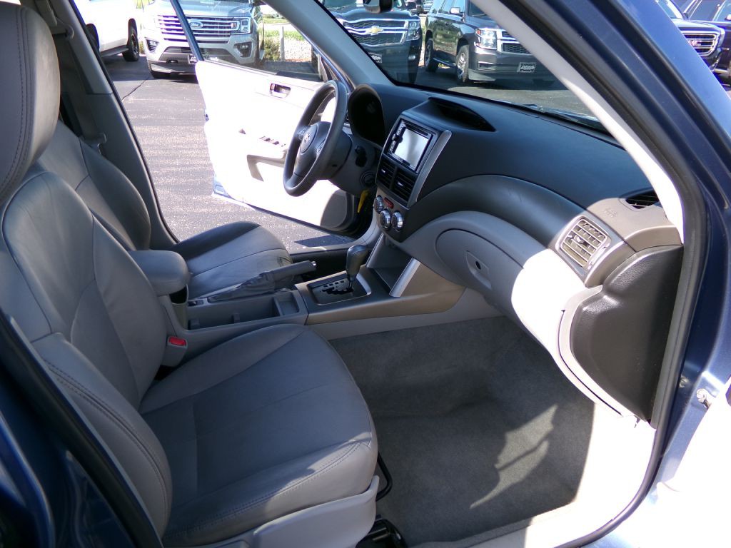 2010 Subaru Forester Image 32