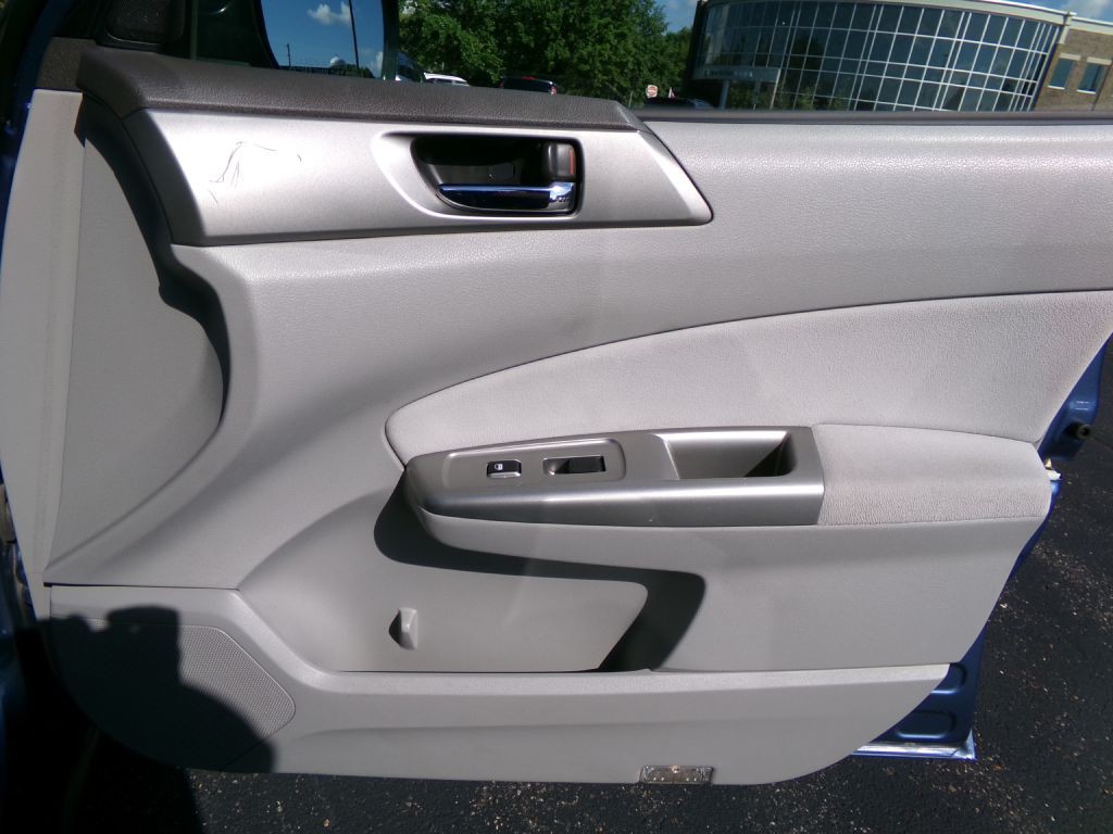 2010 Subaru Forester Image 34