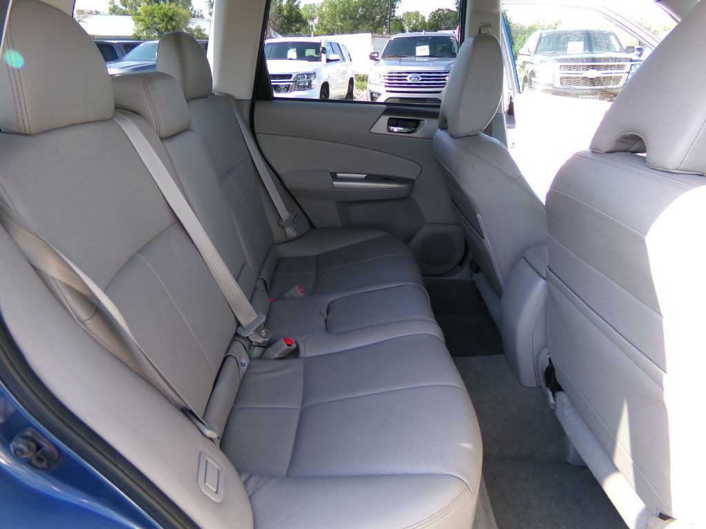 2010 Subaru Forester Image 35