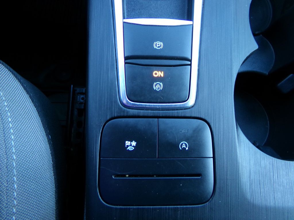 2020 Ford Escape Image 25