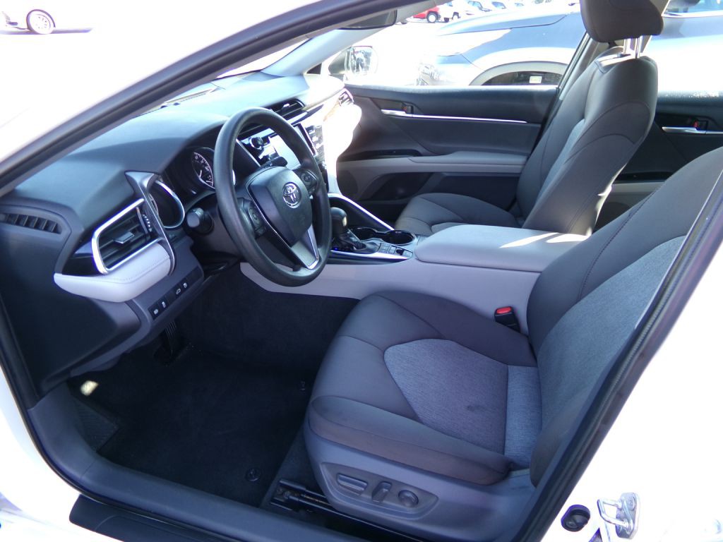 2018 Toyota Camry Image 10