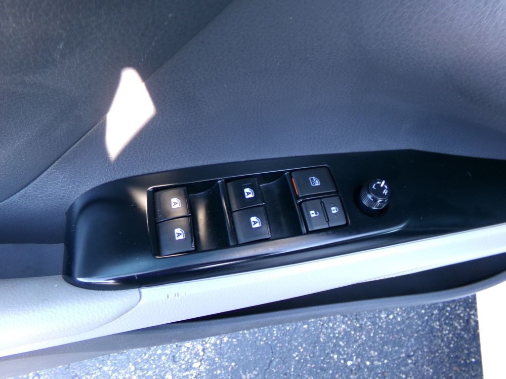 2018 Toyota Camry Image 13