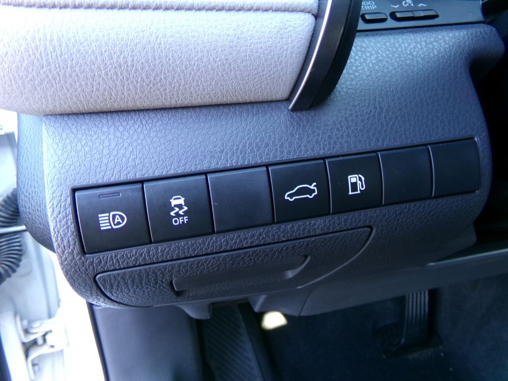 2018 Toyota Camry Image 14