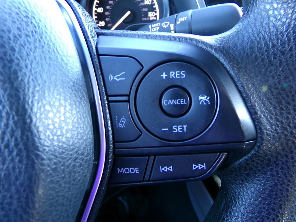 2018 Toyota Camry Image 16